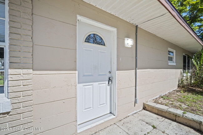 Building Photo - 1137 Delmar Terrace