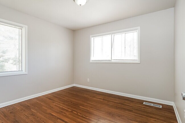 Building Photo - 224 Tanglewood Cir NE