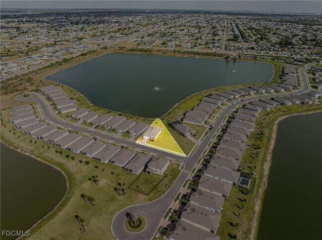 Building Photo - 607 Parkshore Lk Ave