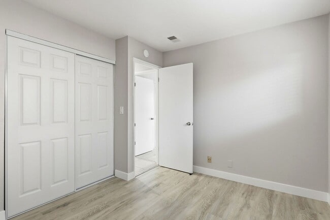 Building Photo - Stylish and Spacious Milpitas Home with Large Deck and Backyard