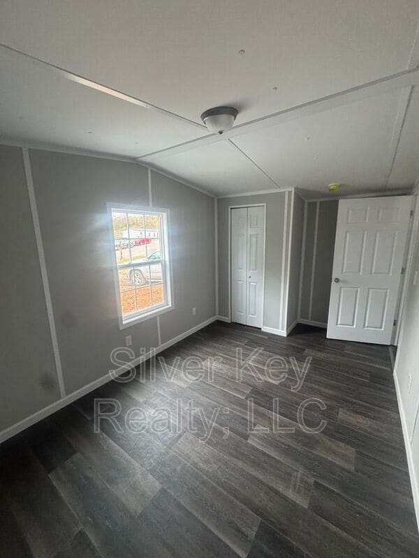 Building Photo - 3000 US-11