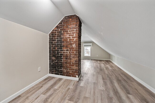 Building Photo - 741 Sullivant Ave