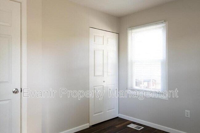 Building Photo - 1240 Berwald Dr