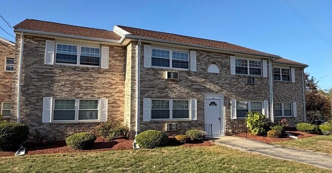 Primary Photo - 10 Washington Park Dr