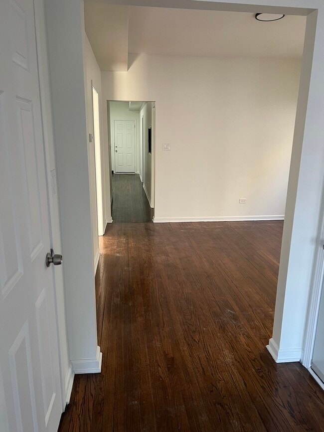 Building Photo - 5427 W Quincy St