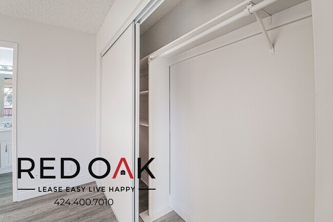 Building Photo - 10133 Pinewood Ave