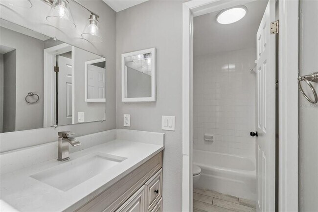 Building Photo - 7111 Gateway Ct