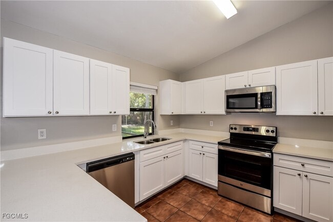 Building Photo - 714 SW 10th Terrace