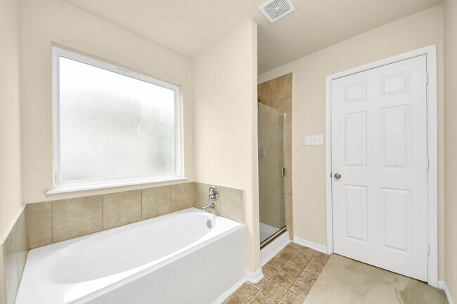 Building Photo - 15623 Sheldon Ridge Way