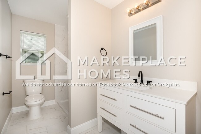 Building Photo - 404 N 13th St