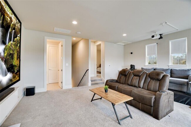 Building Photo - 949 Indian Hawthorne Dr