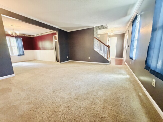 Building Photo - 132 Misty Glen Cir