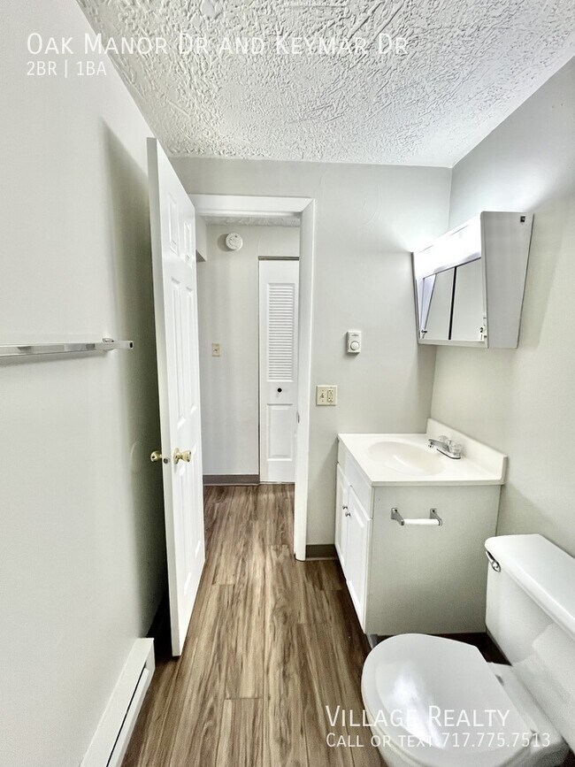 Building Photo - 221 Oak Manor Dr
