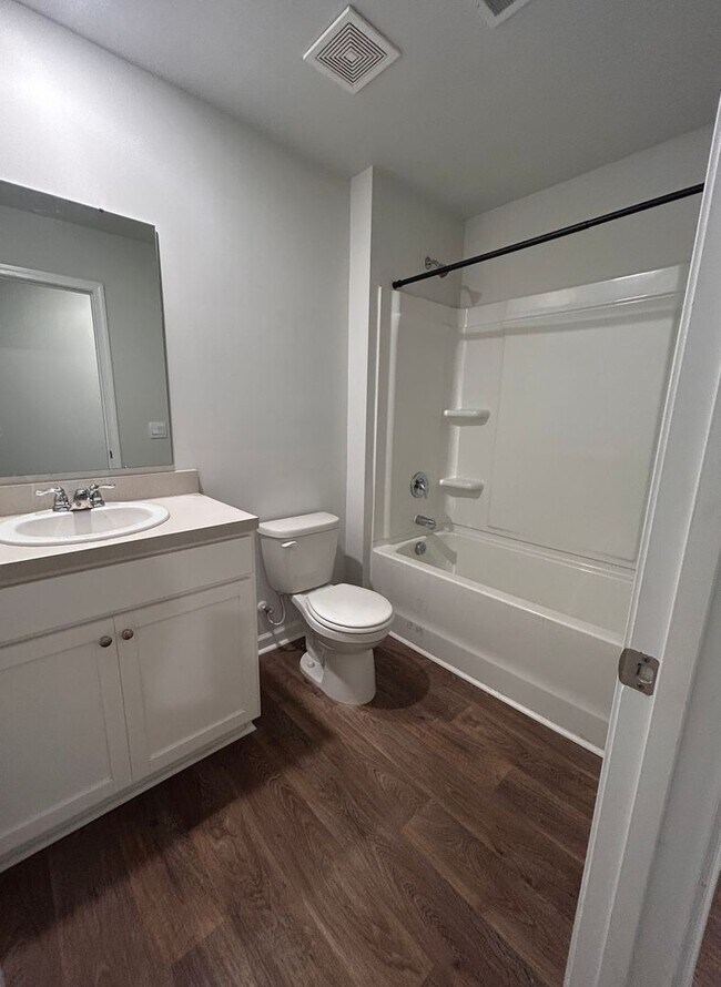 Building Photo - Spacious 3BR/2BA home in the Carnes area!