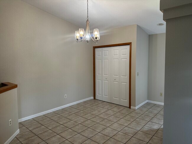 Building Photo - 6221 Cross Bend Ct