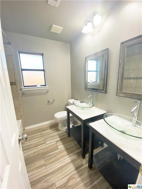 Building Photo - 5504 Spring Valley Dr