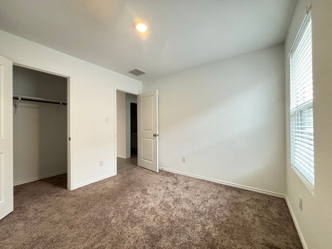 Building Photo - Beautiful Single Family Home in Steelwood ...