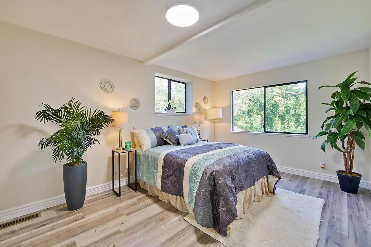 Master Bedroom - 17040 Holiday Dr