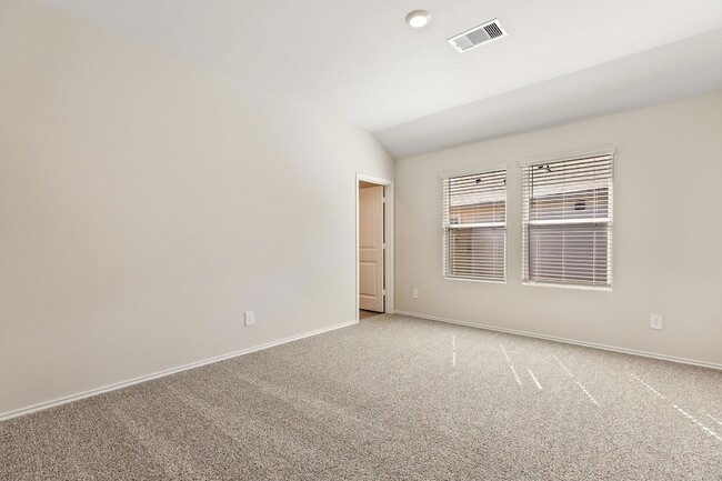 Building Photo - 1702 Miller Ter