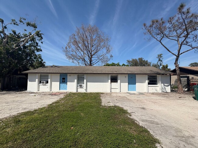 Primary Photo - 1003-1005 58th Ave Dr E