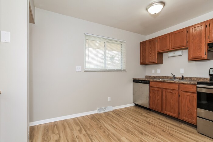 Building Photo - 3683 Ripplegrove Dr