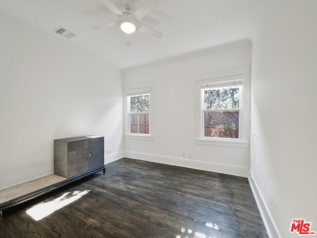 Building Photo - 743 N Orange Dr