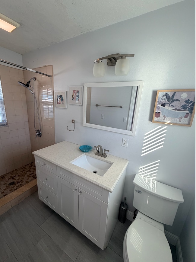 Building Photo - Stadium Studio/  Efficiency