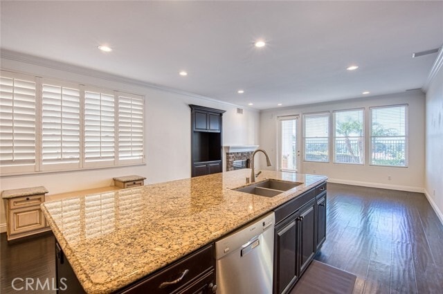 Building Photo - 9 Marisol