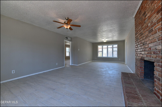 Building Photo - 6915 Pamlico Dr