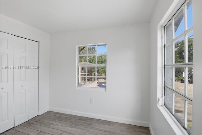 Building Photo - 1035 NW 5th St