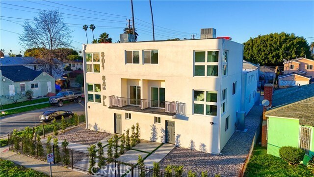 Building Photo - 803 E 84th Pl