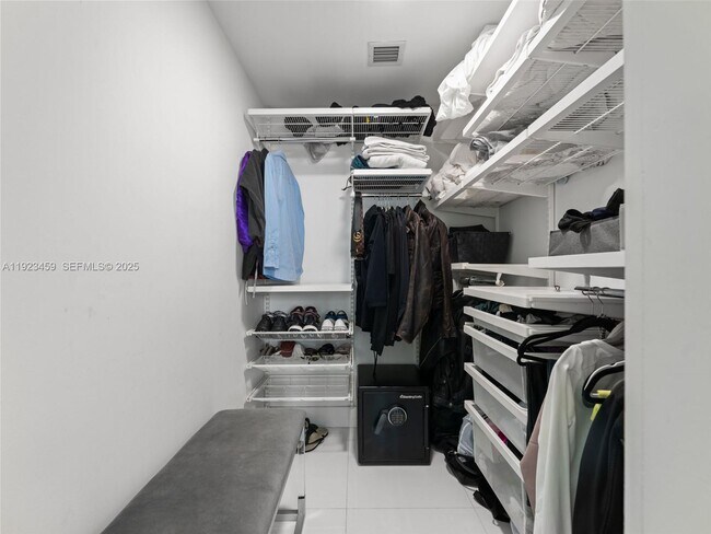 Building Photo - 253 NE 2nd St