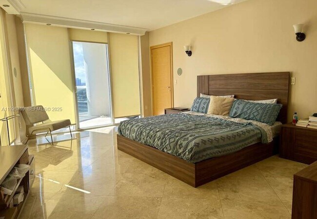 Building Photo - 1850 S Ocean Dr