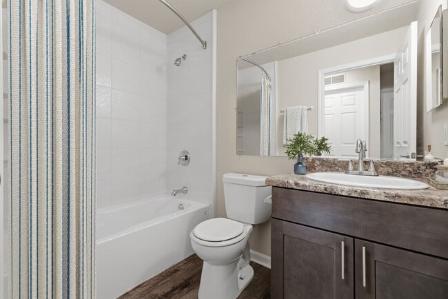 Building Photo - Oakridge Apartments