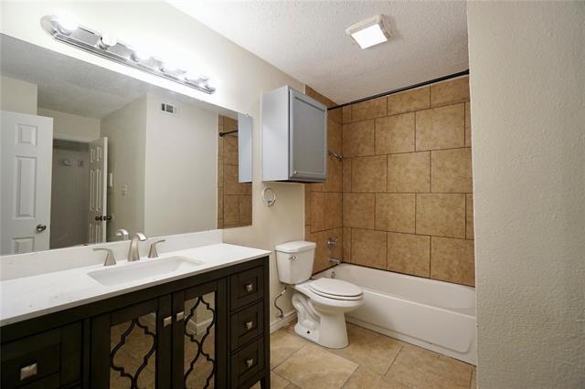 Building Photo - 9601 Forest Ln