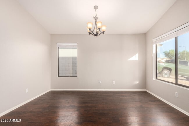 Building Photo - 3122 W Donald Dr