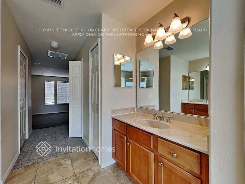 Building Photo - 9447 Wellstone Dr