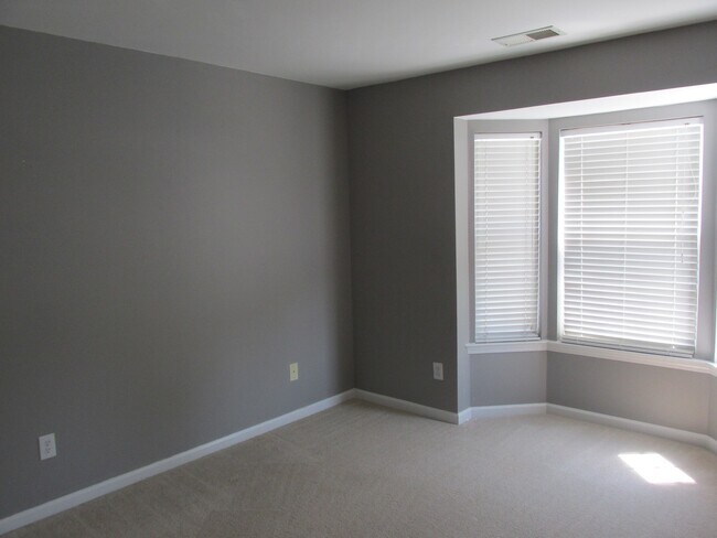 Building Photo - 3221 Mannington Dr