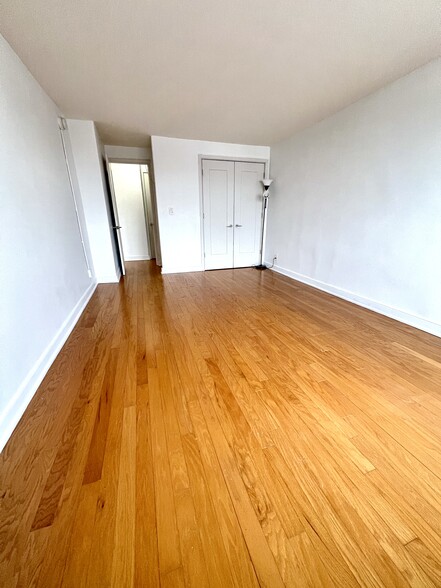 Building Photo - 500 Central Ave