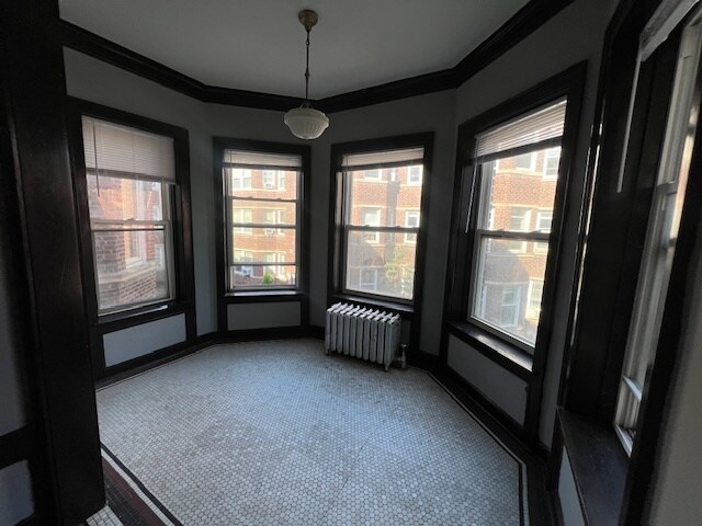 Building Photo - 813 W Cornelia Ave