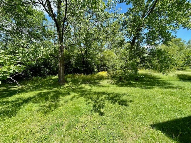 Building Photo - Charming 3-Bedroom Ranch on Quiet Cul-de-S...