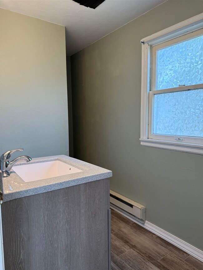 Building Photo - 1304 S 11th St