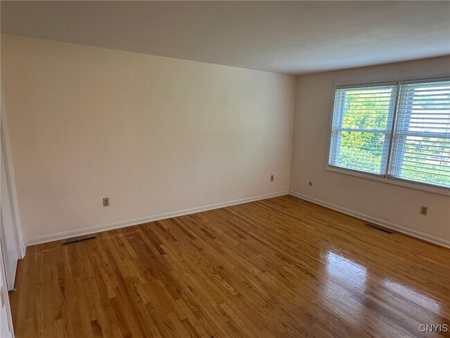 Building Photo - 6846 Crystalwood Dr