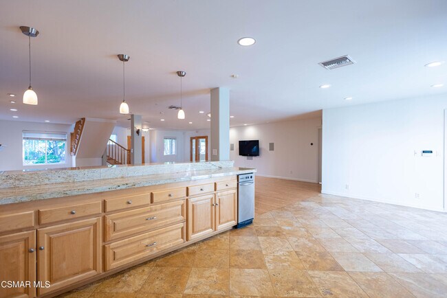 Building Photo - 4539 Mammoth Ave