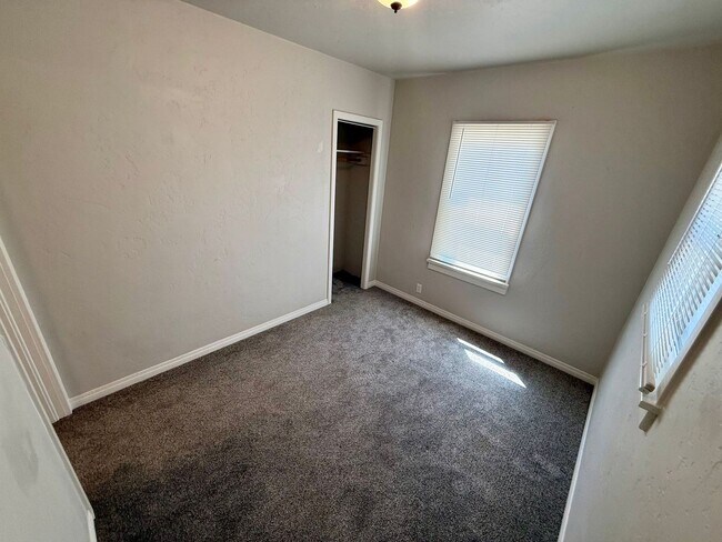 Building Photo - Charming 2-Bedroom Home with Patio, Storage & Plenty of Parking