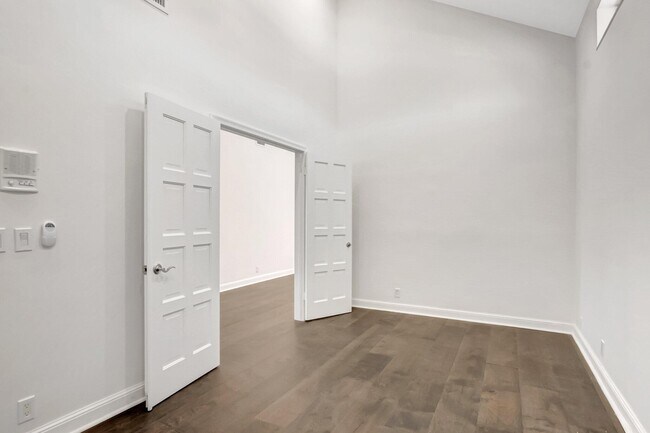 Building Photo - 540 SW 15th St