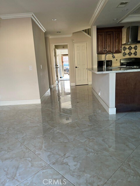 Building Photo - 9 Sarracenia