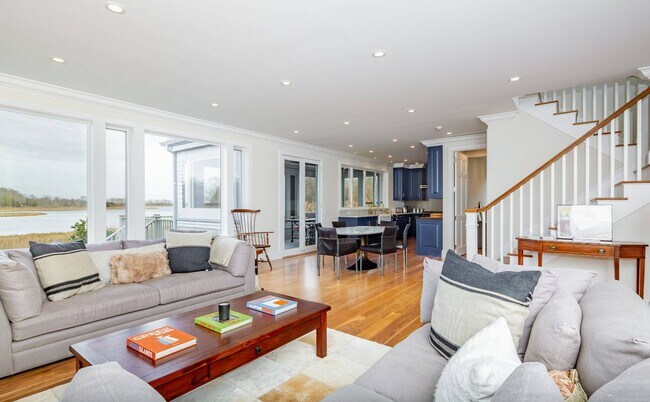 Building Photo - 21 Old Stone Hwy