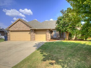 Building Photo - Edmond Schools/Neighborhood Pool/Playgrown...