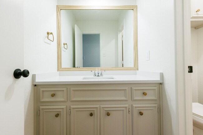 Building Photo - MOVE IN SPECIAL - HALF OFF 1ST MONTH RENT. Newly Remodeled Modern 2 bedroom with a garage